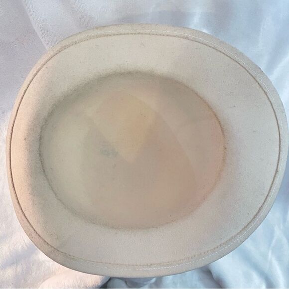 Vintage Cream Felted 1960s Ladies’ Hat - Picture 11 of 14